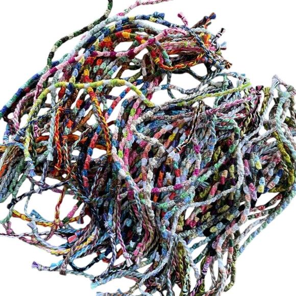 100 Piece Lot of Woven Bracelets Handmade Colorful Gift Basket Party Favors Tie - Picture 1 of 9
